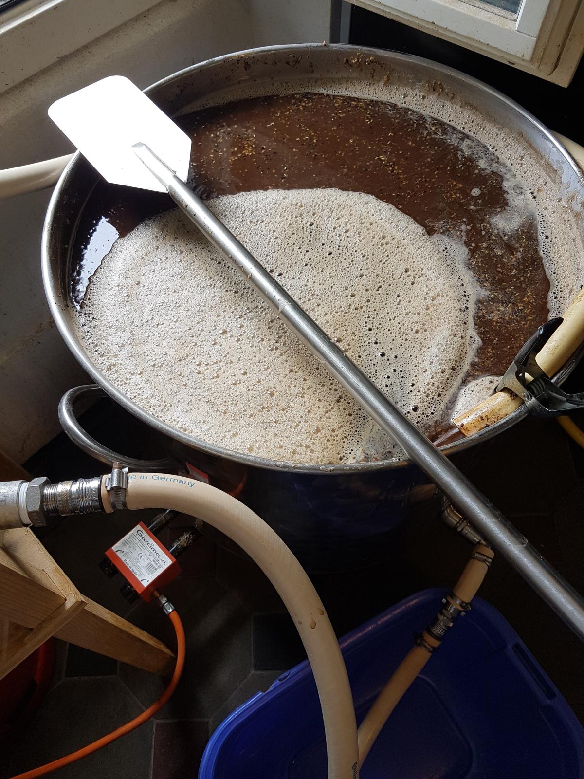 Brassage artisanal dans la première installation BLZ